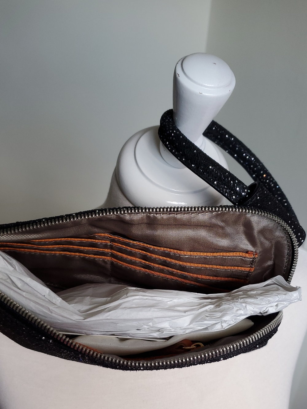 NWT Hobo "Sable" Leather Wristlet in Black/Silver - Picture 7 of 11